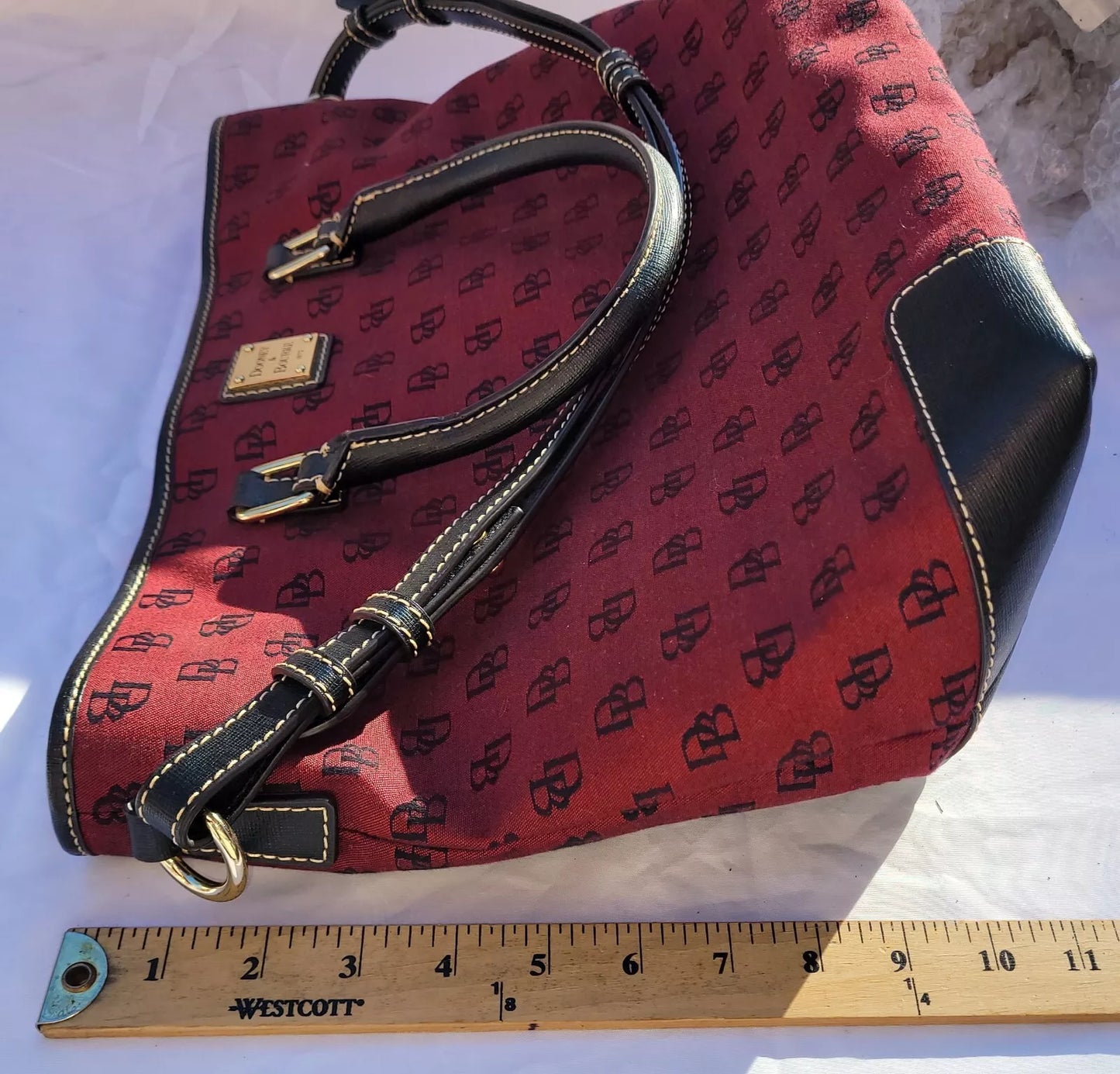 Dooney & Bourke Classic Shoulder / Handbag