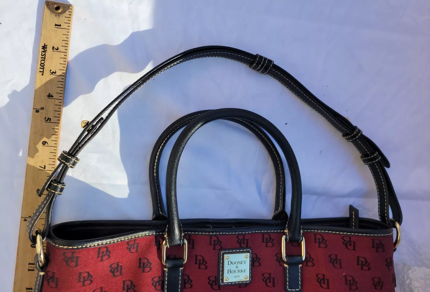 Dooney & Bourke Classic Shoulder / Handbag
