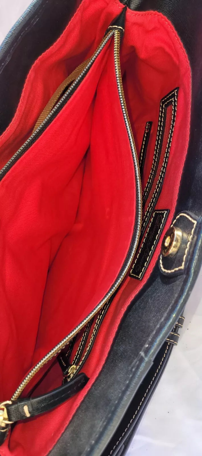 Dooney & Bourke Classic Shoulder / Handbag
