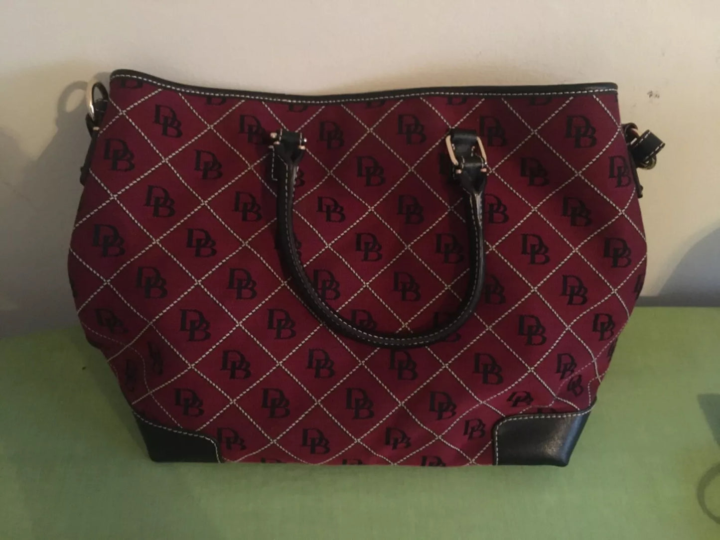 Dooney & Bourke Classic Shoulder / Handbag