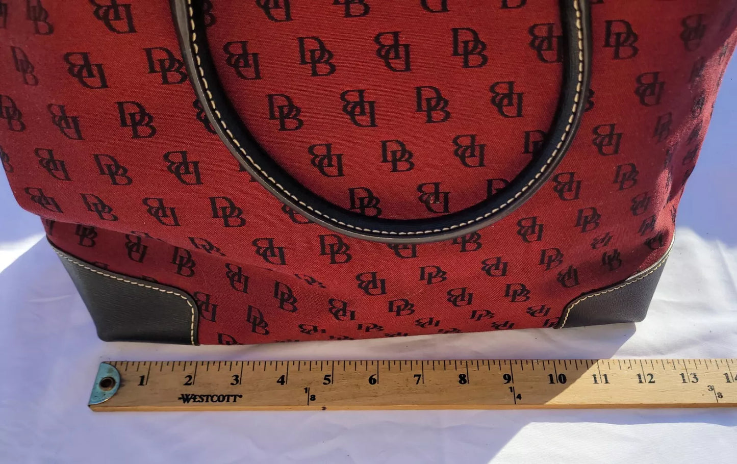 Dooney & Bourke Classic Shoulder / Handbag